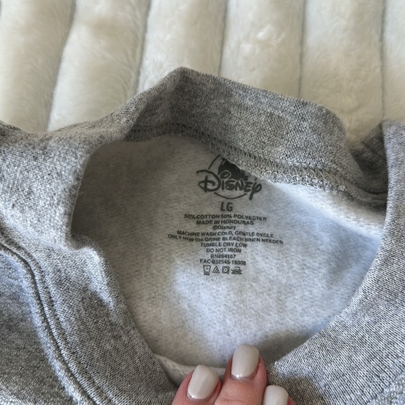 Walt Disney World Gray Crewneck NWT - Picture 5 of 8